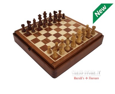 Wooden magnetic chess set